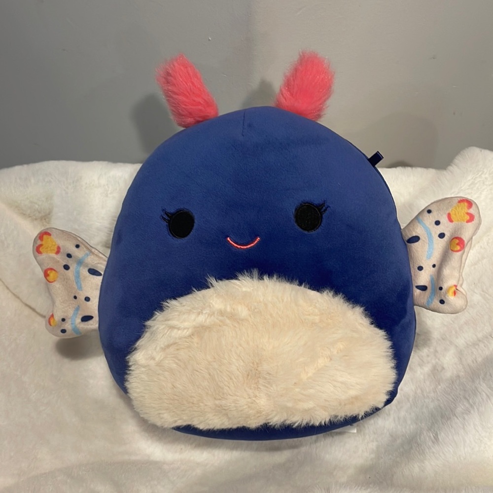 Squishmallows 8" LUYA the NAVY BLUE Luna Moth